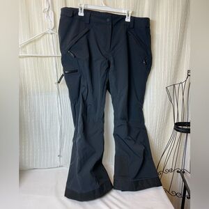 Obermeyer Women's Black Ski Pants 18 SHORT fits up to size 20.